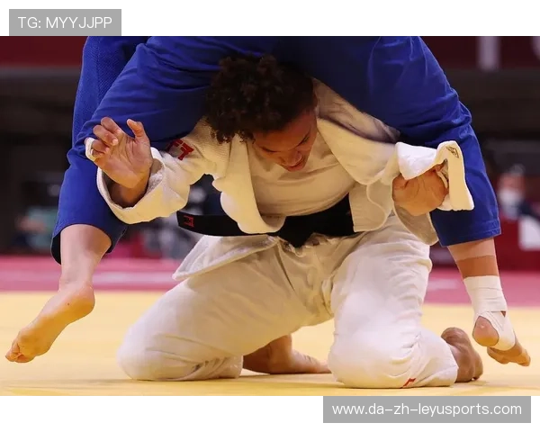 日本柔道运动员在国际比赛中连夺多项金牌，日本柔道选手